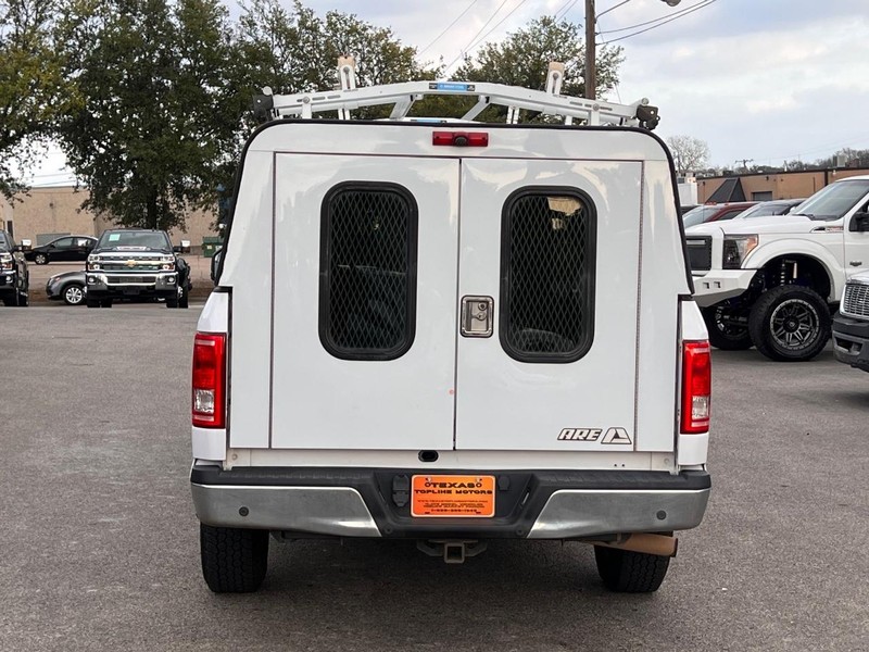 Ford F-150 Vehicle Full-screen Gallery Image 9