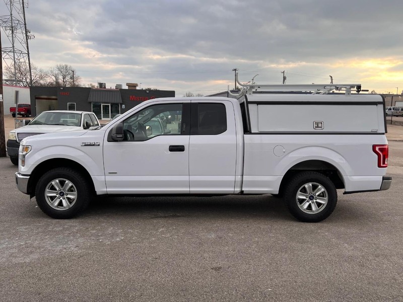 Ford F-150 Vehicle Full-screen Gallery Image 10