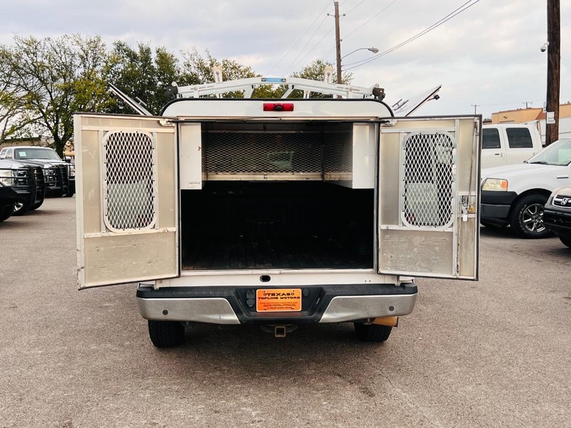 Ford F-150 Vehicle Full-screen Gallery Image 21