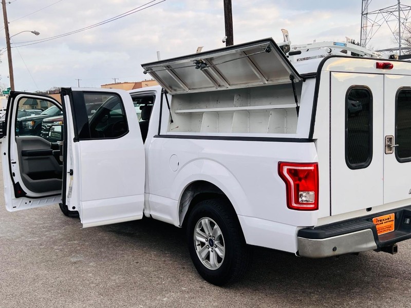 Ford F-150 Vehicle Full-screen Gallery Image 22