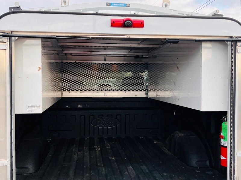 Ford F-150 Vehicle Full-screen Gallery Image 26