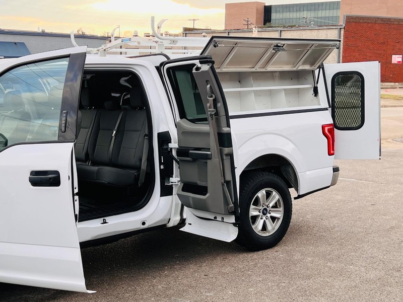 Ford F-150 Vehicle Full-screen Gallery Image 28