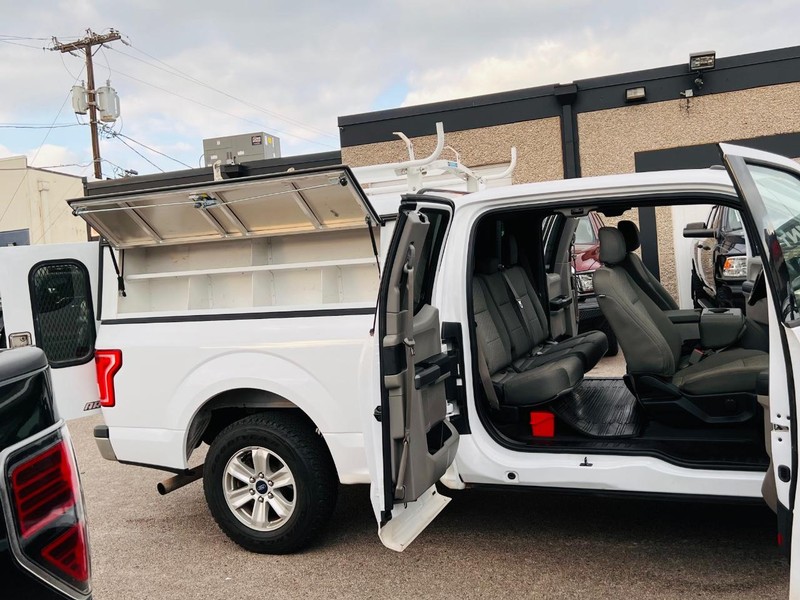 Ford F-150 Vehicle Full-screen Gallery Image 32