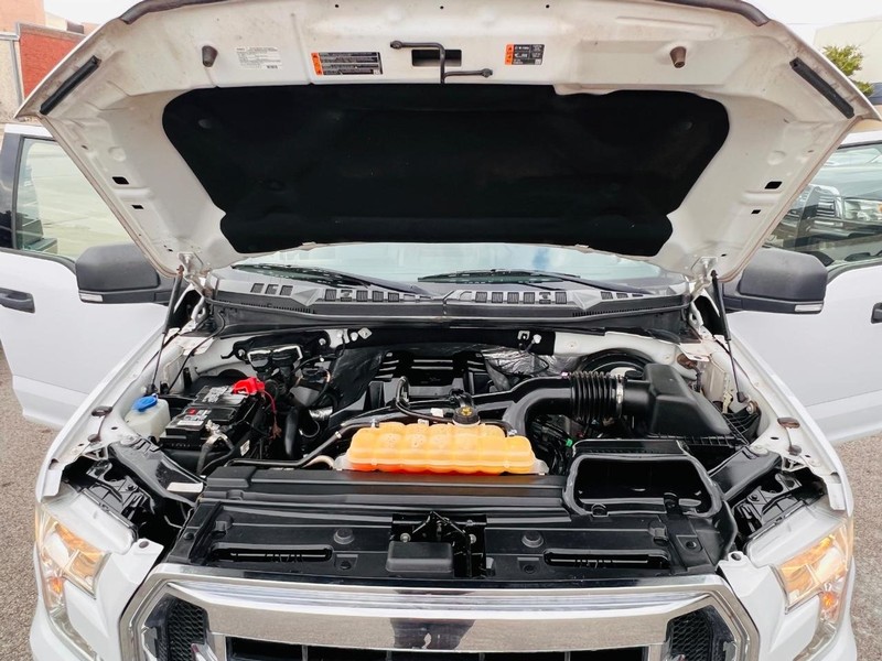 Ford F-150 Vehicle Full-screen Gallery Image 33