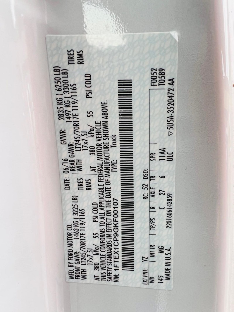 Ford F-150 Vehicle Full-screen Gallery Image 36