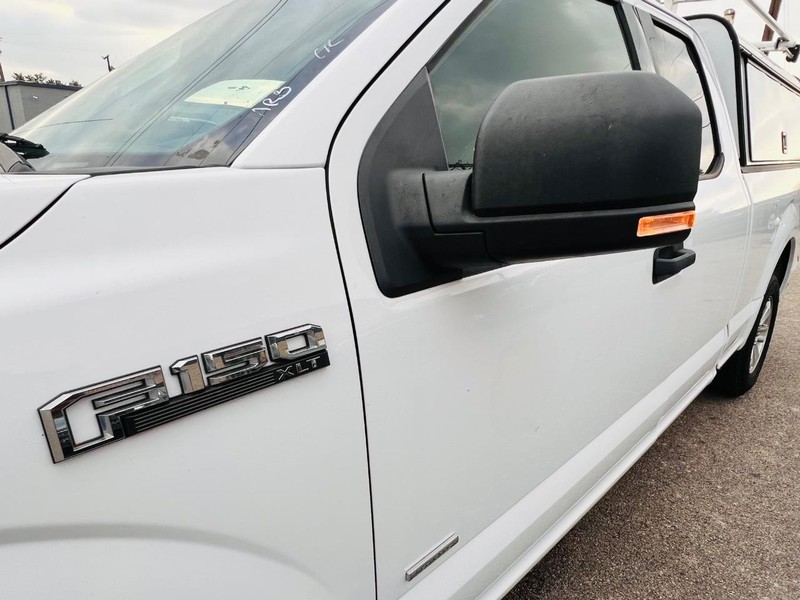 Ford F-150 Vehicle Full-screen Gallery Image 40