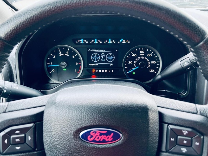 Ford F-150 Vehicle Full-screen Gallery Image 42