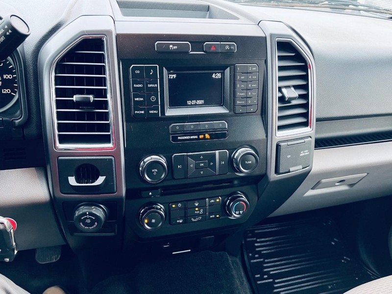 Ford F-150 Vehicle Full-screen Gallery Image 45