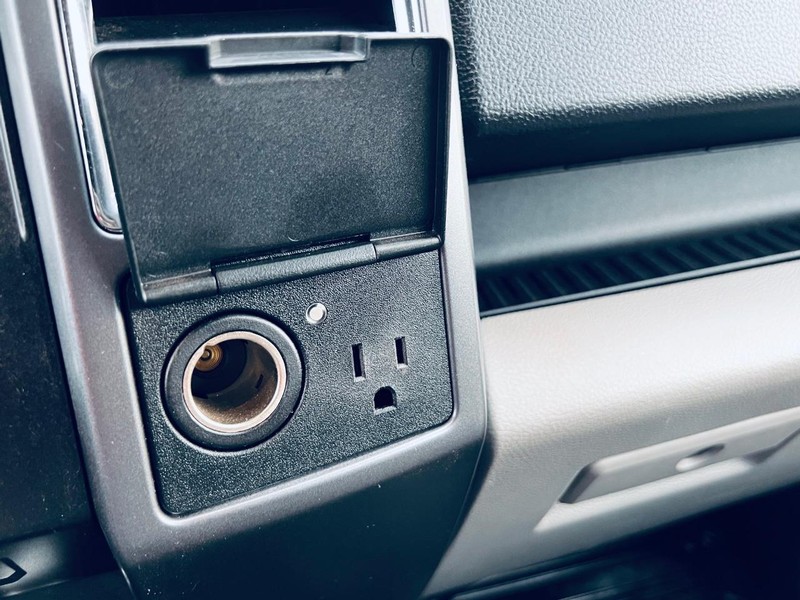 Ford F-150 Vehicle Full-screen Gallery Image 46