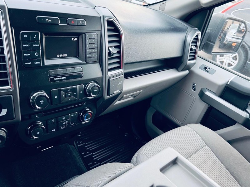 Ford F-150 Vehicle Full-screen Gallery Image 48