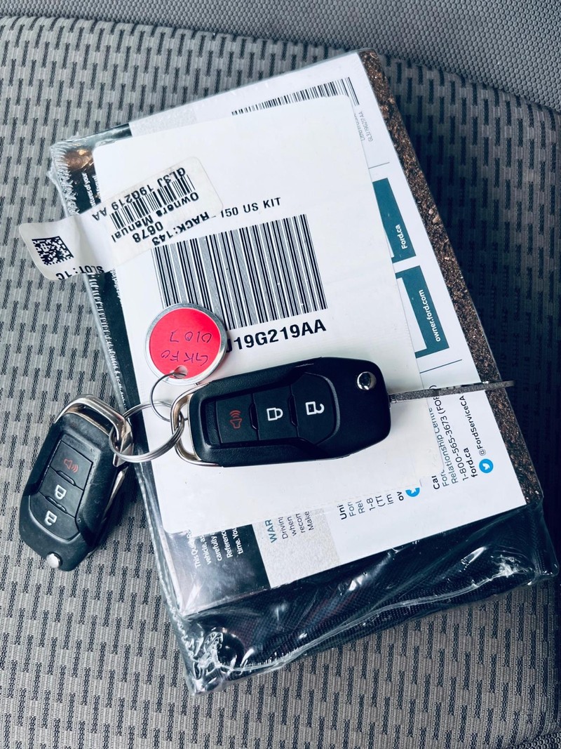 Ford F-150 Vehicle Full-screen Gallery Image 49