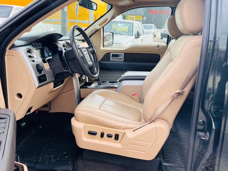 Ford F-150 Vehicle Full-screen Gallery Image 19