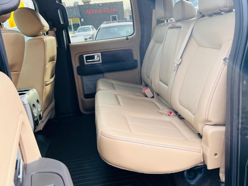 Ford F-150 Vehicle Full-screen Gallery Image 21