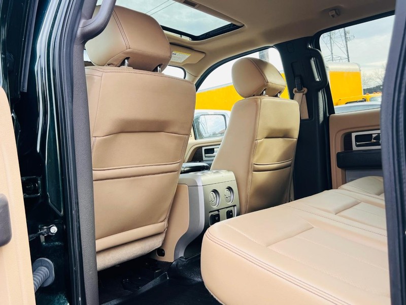 Ford F-150 Vehicle Full-screen Gallery Image 25