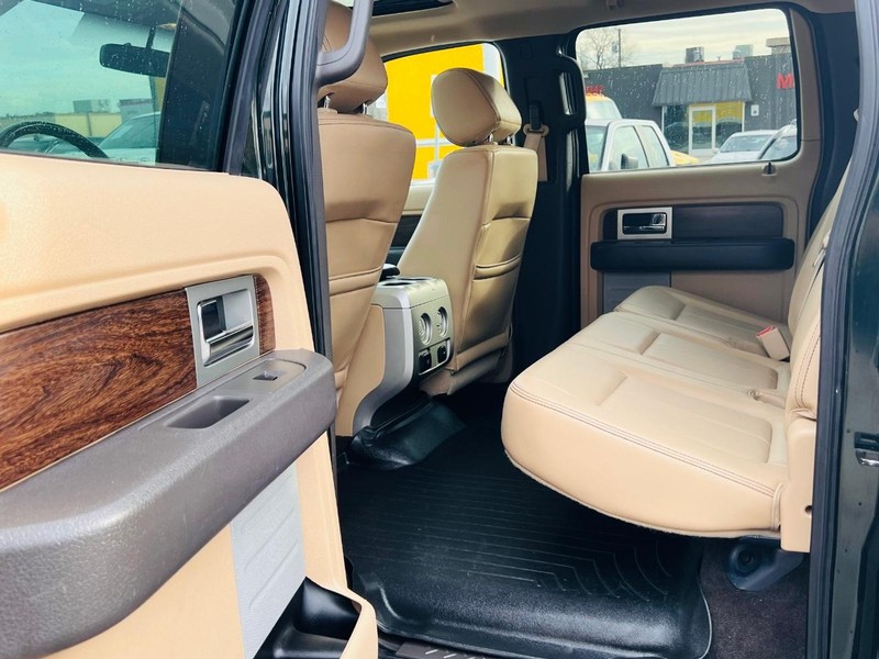 Ford F-150 Vehicle Full-screen Gallery Image 26