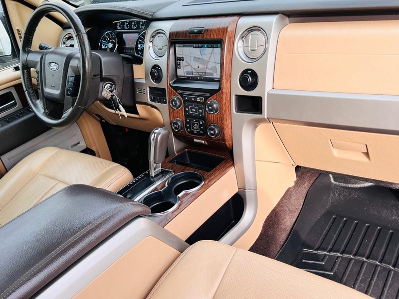 Ford F-150 Vehicle Full-screen Gallery Image 35