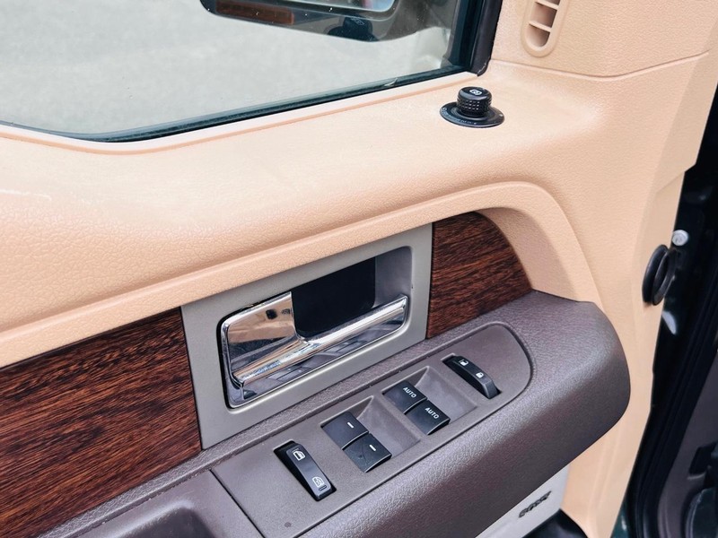 Ford F-150 Vehicle Full-screen Gallery Image 37