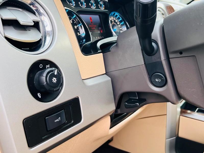 Ford F-150 Vehicle Full-screen Gallery Image 39