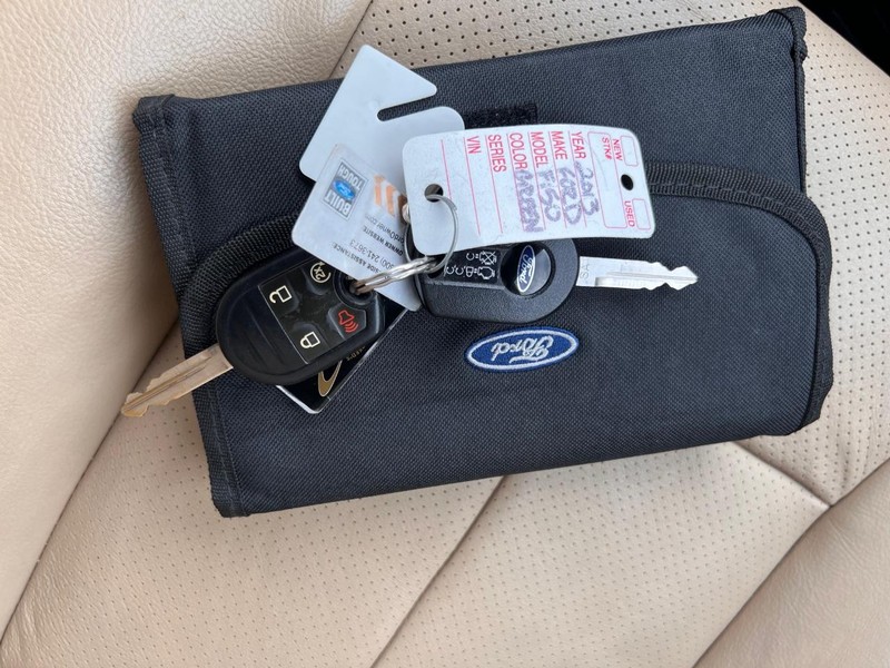 Ford F-150 Vehicle Full-screen Gallery Image 49