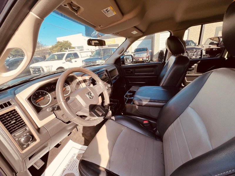 Ram 1500 Vehicle Full-screen Gallery Image 14