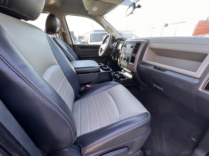 Ram 1500 Vehicle Full-screen Gallery Image 25