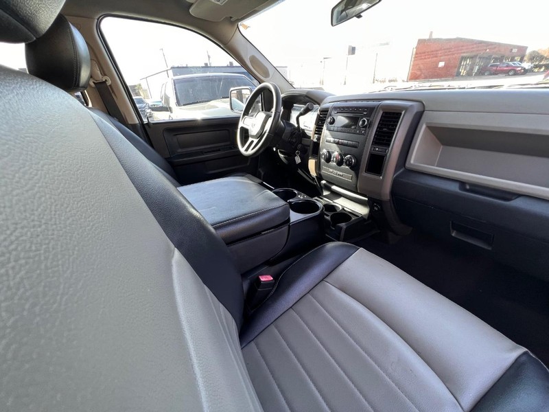 Ram 1500 Vehicle Full-screen Gallery Image 26