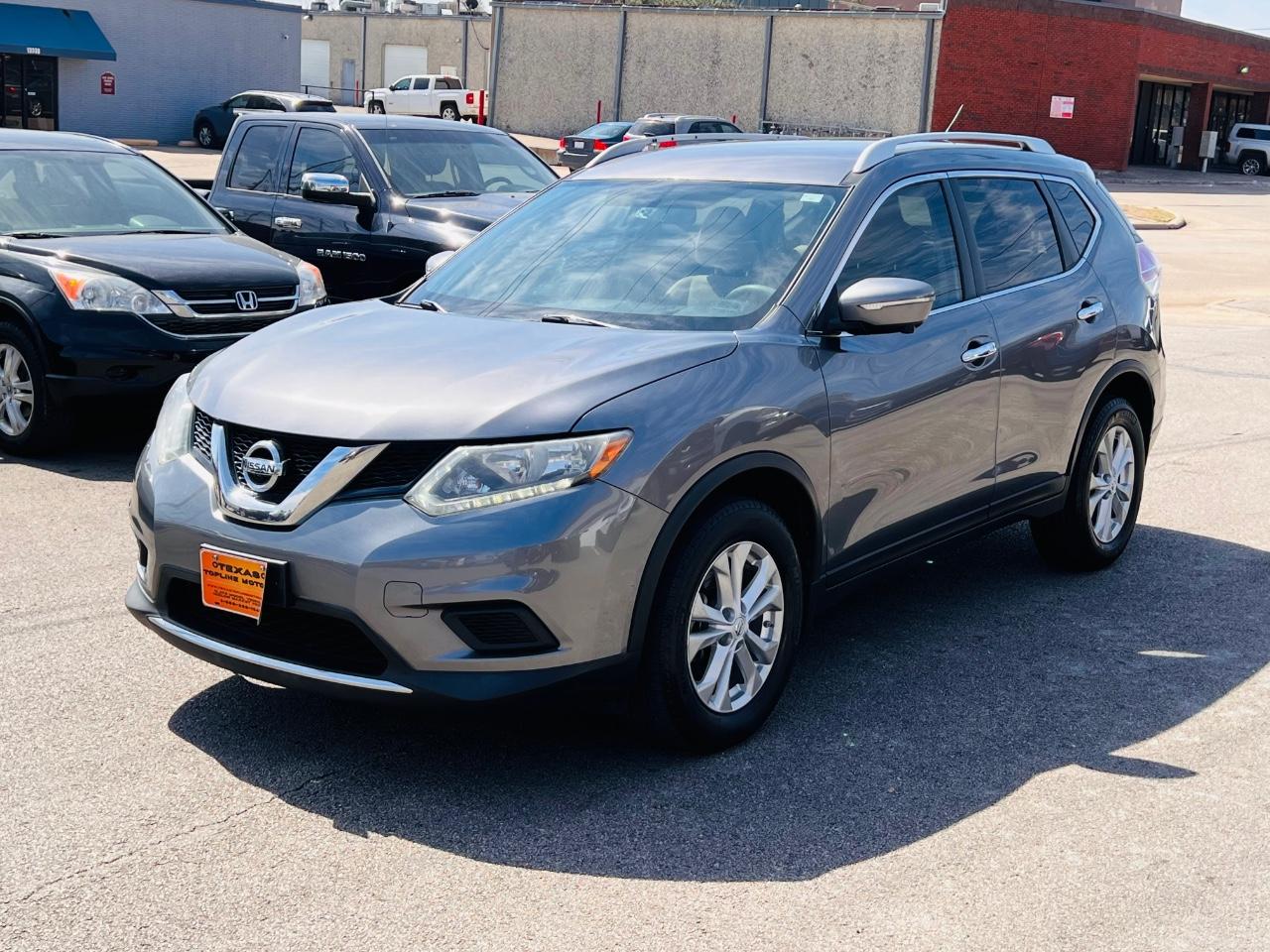 Nissan Rogue Vehicle Full-screen Gallery Image 3