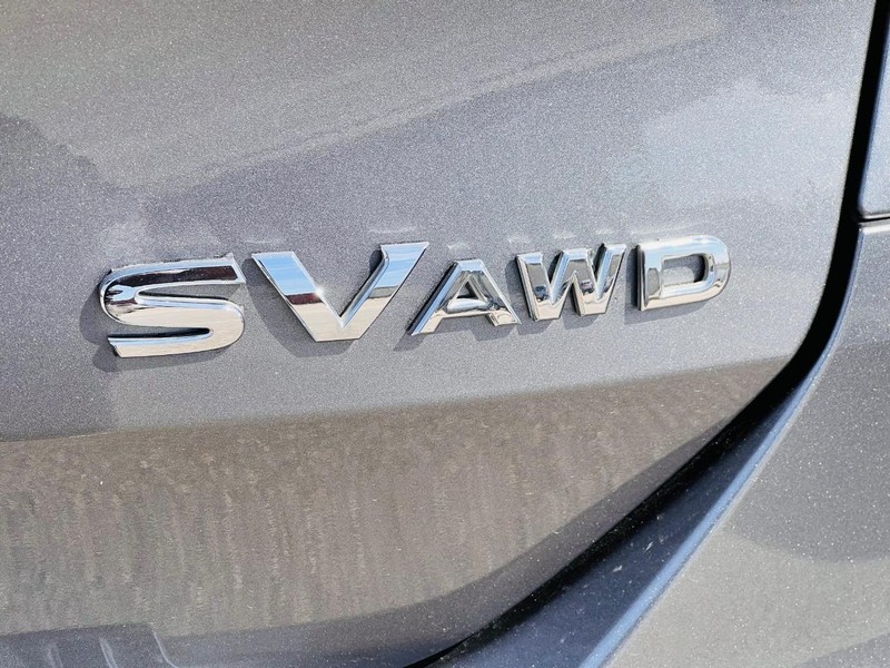 Nissan Rogue Vehicle Full-screen Gallery Image 10