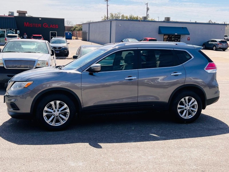 Nissan Rogue Vehicle Full-screen Gallery Image 12