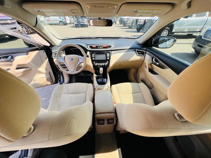 Nissan Rogue Vehicle Full-screen Gallery Image 42