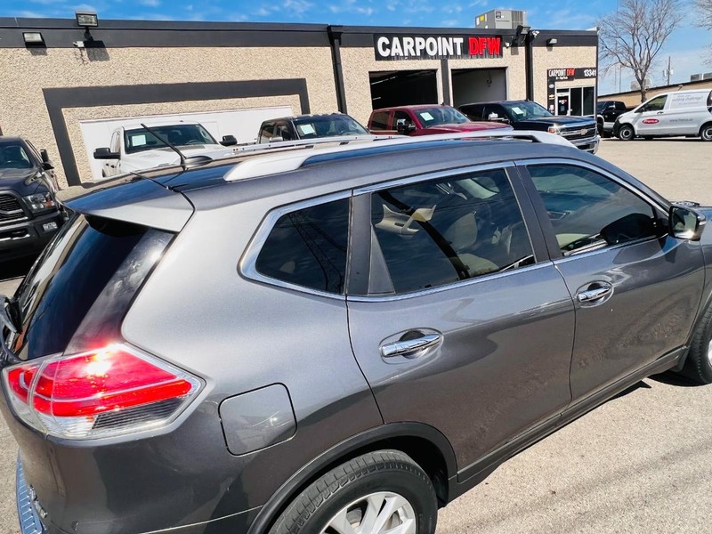 Nissan Rogue Vehicle Full-screen Gallery Image 46