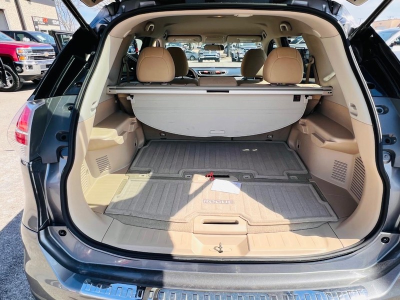 Nissan Rogue Vehicle Full-screen Gallery Image 52