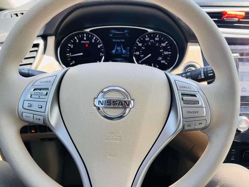 Nissan Rogue Vehicle Full-screen Gallery Image 61