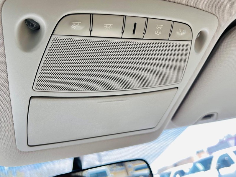 Nissan Rogue Vehicle Full-screen Gallery Image 62