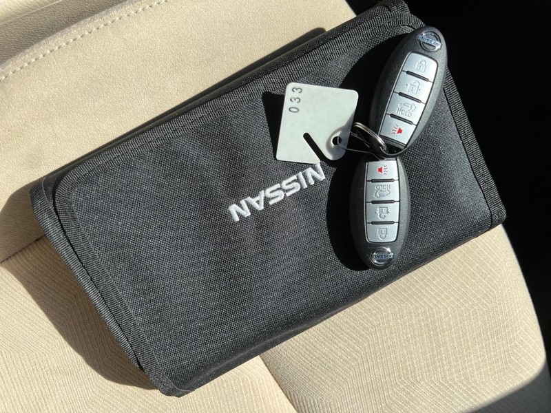 Nissan Rogue Vehicle Full-screen Gallery Image 66