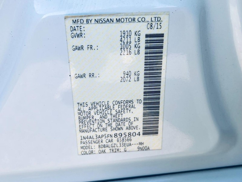 Nissan Altima Vehicle Full-screen Gallery Image 37