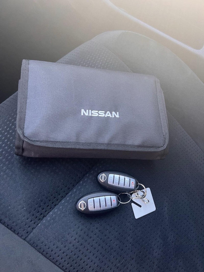 Nissan Altima Vehicle Full-screen Gallery Image 40