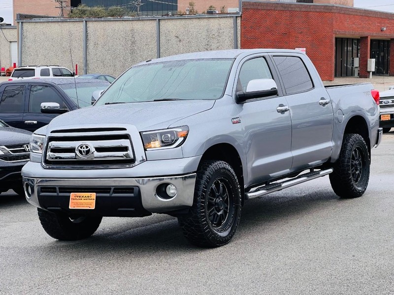 Toyota Tundra 2WD Truck Vehicle Full-screen Gallery Image 02