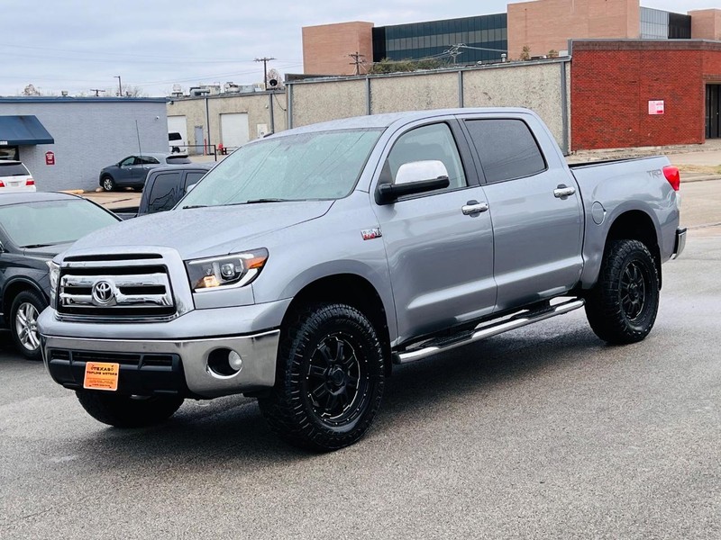 Toyota Tundra 2WD Truck Vehicle Full-screen Gallery Image 05