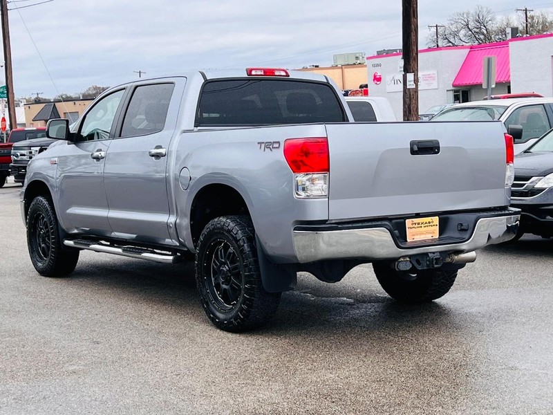 Toyota Tundra 2WD Truck Vehicle Full-screen Gallery Image 07