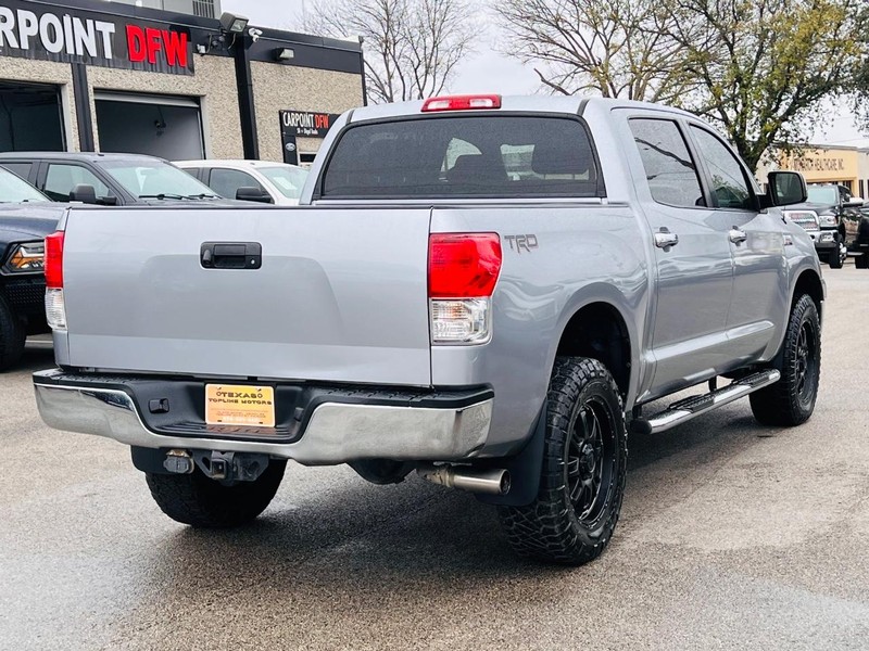 Toyota Tundra 2WD Truck Vehicle Full-screen Gallery Image 11