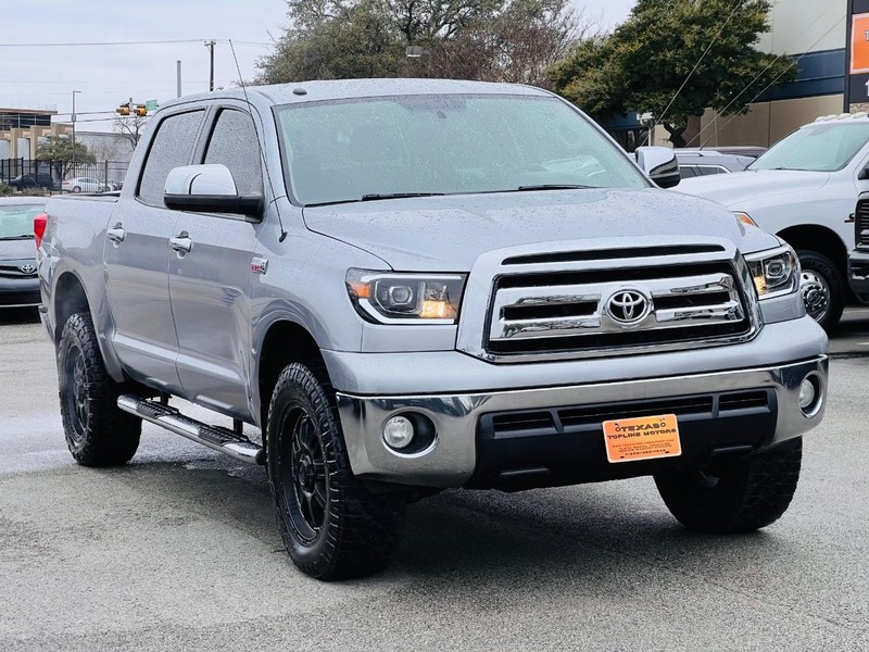 Toyota Tundra 2WD Truck Vehicle Full-screen Gallery Image 12