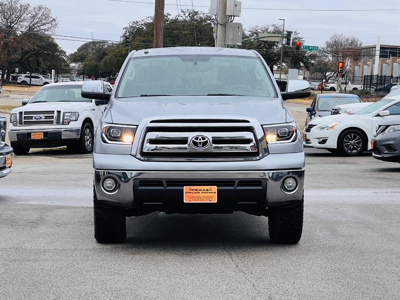Toyota Tundra 2WD Truck Vehicle Full-screen Gallery Image 16
