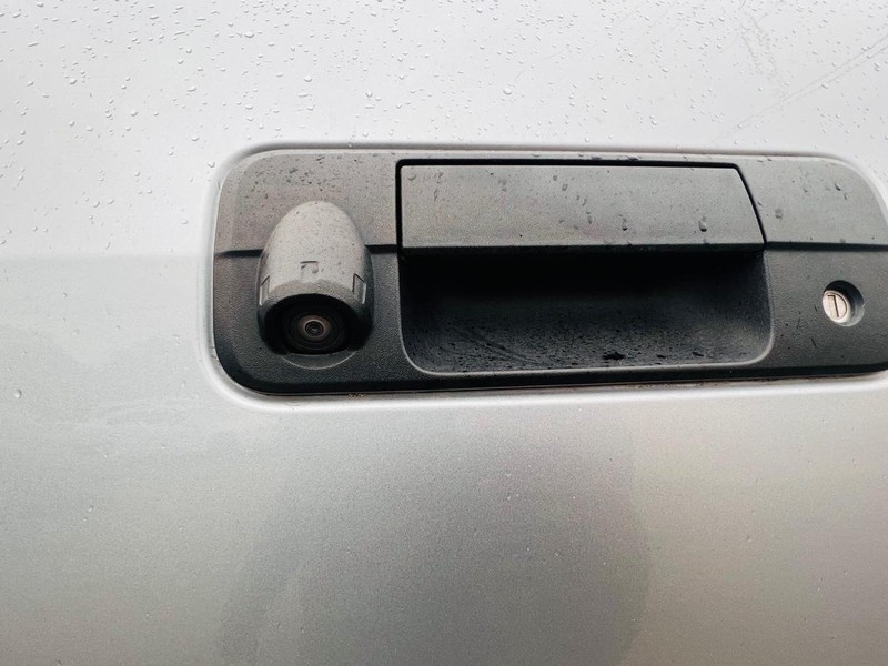 Toyota Tundra 2WD Truck Vehicle Full-screen Gallery Image 24