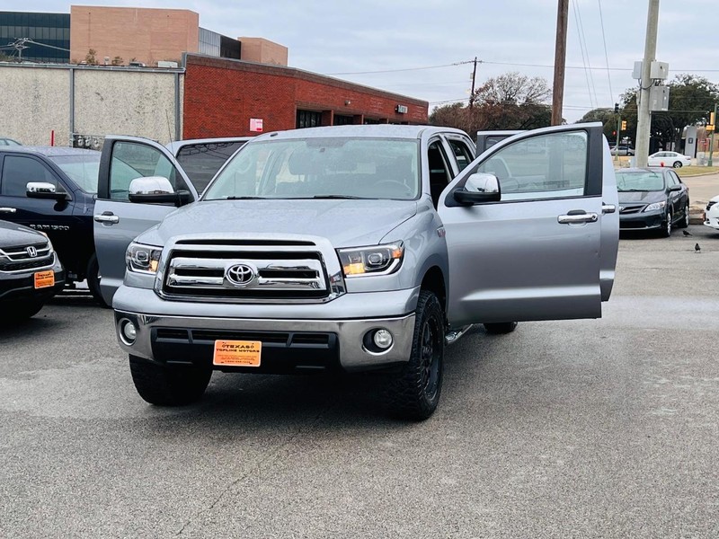 Toyota Tundra 2WD Truck Vehicle Full-screen Gallery Image 39