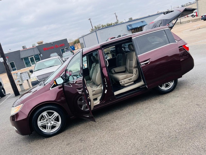 Honda Odyssey Vehicle Full-screen Gallery Image 03