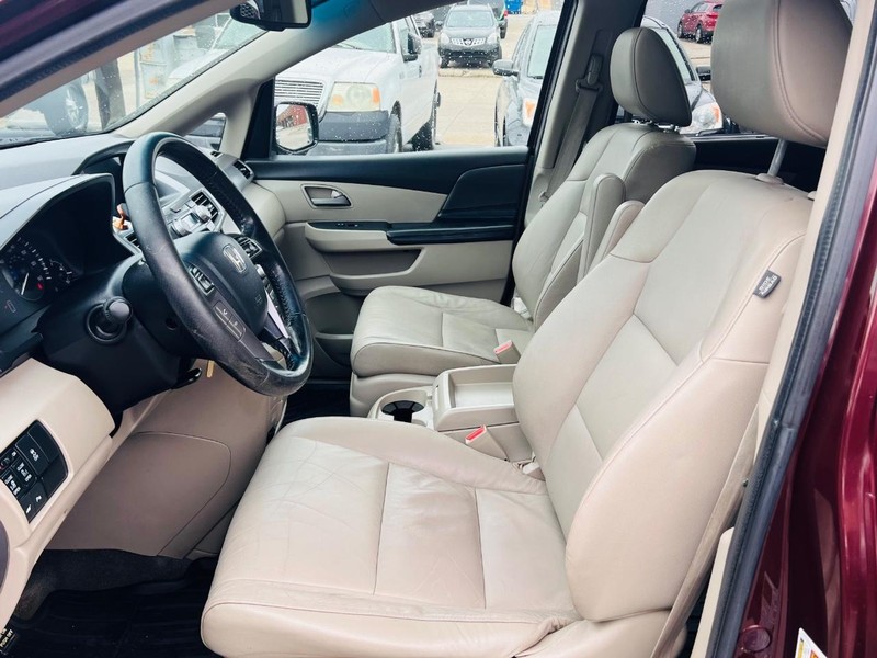 Honda Odyssey Vehicle Full-screen Gallery Image 21