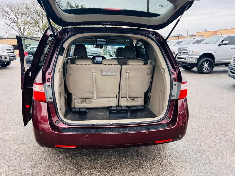 Honda Odyssey Vehicle Full-screen Gallery Image 26