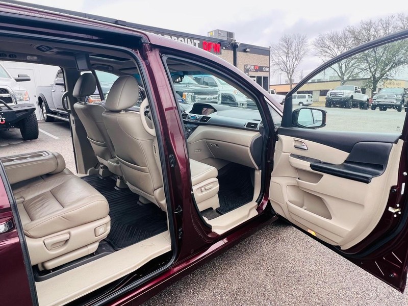 Honda Odyssey Vehicle Full-screen Gallery Image 30