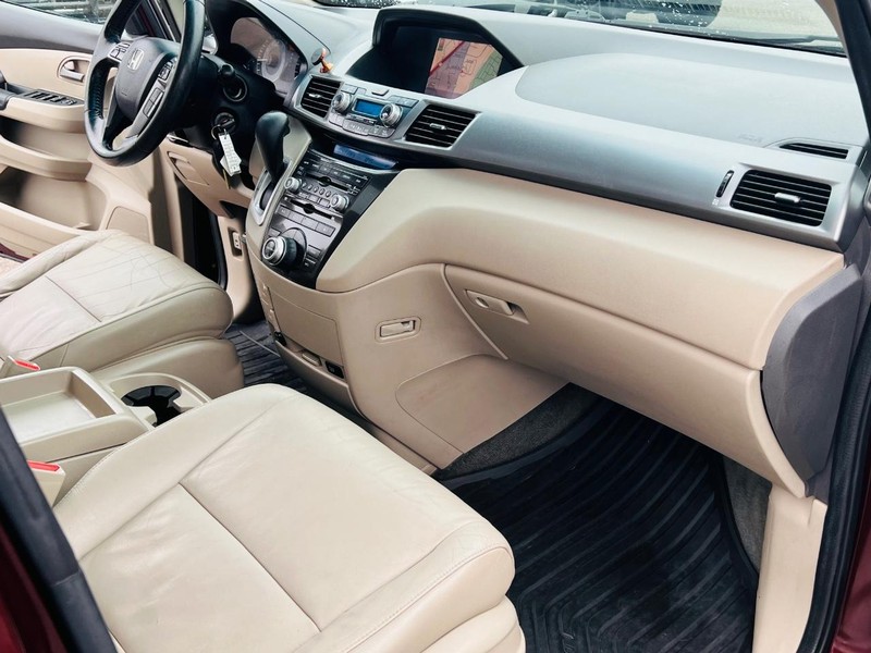 Honda Odyssey Vehicle Full-screen Gallery Image 34